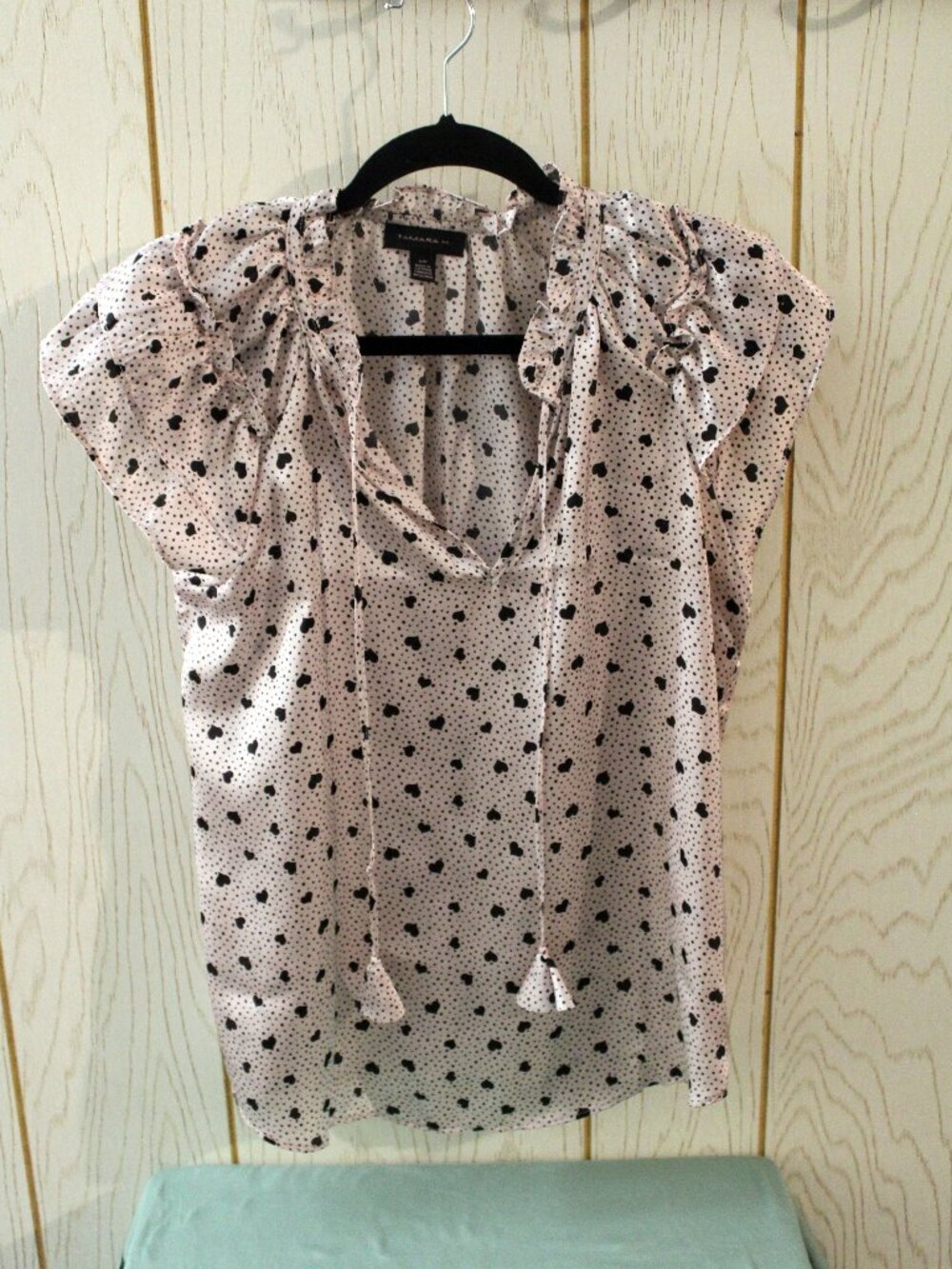 Tamara H Women's Light Pink & Black Heart Design Short-Sleeved Blouse